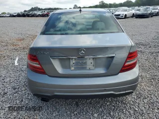 2014 Mercedes-Benz C 250 Sport z VIN WDDGF4HB8EA942721, wystawiony jako Copart lot #52629855 z przebiegiem 151 421 mil mil oraz Szkoda całkowita • Salvage title. Historia ofert i sprzedaży dostępna na DreamBid. Obrazek 6.