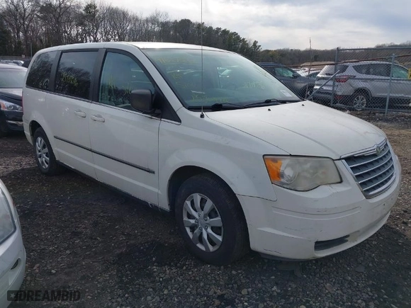 2009 Chrysler Town & Country LX with VIN 2A8HR44E49R566437, listed as a IAAI auction lot 41627397 with 87,290 mi miles. Bid and sale history available at carsss.com. Image 1.