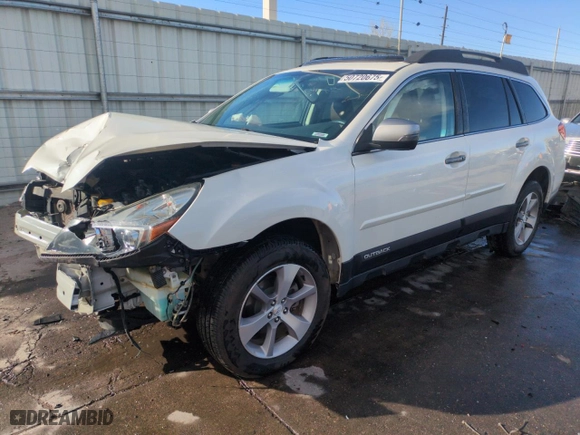 2014 Subaru Outback 2.5i Limited with VIN 4S4BRCPC7E3268075, listed as a Copart auction lot 51827555 with 135,563 mi miles and Salvage Title. Bid and sale history available at carsss.com. Image 1.