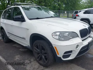 2012 BMW X5 35i с VIN 5UXZV4C5XCL765368, выставлен на аукционе IAAI как лот 42526136 с пробегом 165 365 миль миль и . История ставок и продаж доступна на DreamBid. Изображение 1.