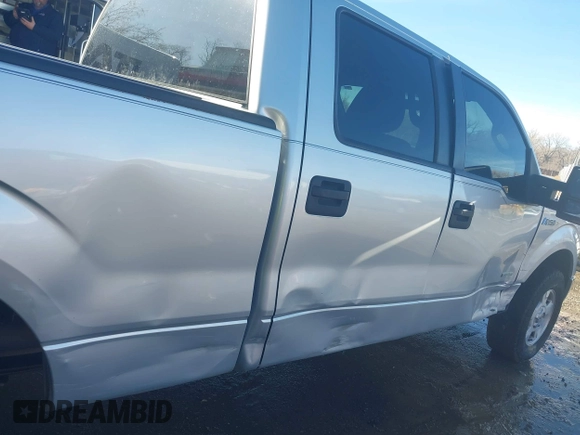 2011 Ford F-150 XLT with VIN 1FTFW1ET7BFC74071, listed as a IAAI auction lot 41646271 with 172,740 mi miles. Bid and sale history available at carsss.com. Image 17.