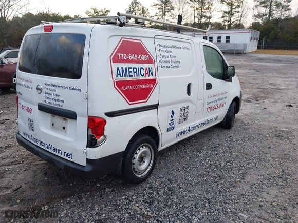 2015 Nissan NV200 SV with VIN 3N6CM0KN8FK695529, listed as a IAAI auction lot 41530913 with 227,823 mi miles. Bid and sale history available at carsss.com. Image 4.