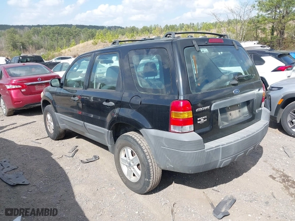 2007 Ford Escape XLS with VIN 1FMYU02Z47KA61994, listed as a IAAI auction lot 41795139 with 128,846 mi miles. Bid and sale history available at carsss.com. Image 3.