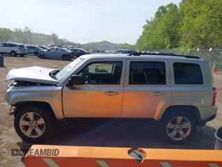 2013 Jeep Patriot Sport с VIN 1C4NJRBB8DD279704, выставлен на аукционе IAAI как лот 42101899 с пробегом 130 439 миль миль и . История ставок и продаж доступна на DreamBid. Изображение 14.