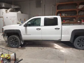 2014 Chevrolet Silverado 1500 LT with VIN 1GCUKREC4EF193227, listed as a IAAI auction lot 41323597 with 189,886 mi miles. Bid and sale history available at carsss.com. Image 14.
