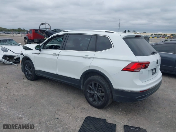 2022 Volkswagen Tiguan SE with VIN 3VV3B7AXXNM175325, listed as a IAAI auction lot 41326261 with 22,361 mi miles. Bid and sale history available at carsss.com. Image 3.