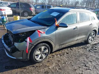 2018 Kia Niro LX with VIN KNDCB3LC9J5157982, listed as a IAAI auction lot 41660700 with 63,023 mi miles. Bid and sale history available at carsss.com. Image 18.