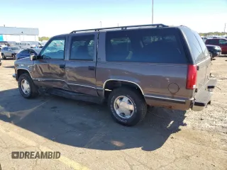1998 Chevrolet Suburban with VIN 1GNFK16R6WJ306534, listed as a Copart auction lot 75030844 with 230,869 mi miles and Clean Title. Bid and sale history available at carsss.com. Image 2.