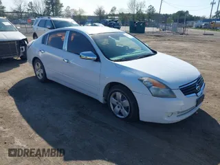 2007 Nissan Altima 2.5 with VIN 1N4AL21E47C208205, listed as a IAAI auction lot 41928973 with 173,329 mi miles. Bid and sale history available at carsss.com. Image 1.