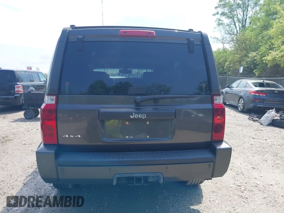 2006 Jeep Commander z VIN 1J8HG48N56C141782, wystawiony jako IAAI lot #42239618 z przebiegiem 113 037 mil mil oraz . Historia ofert i sprzedaży dostępna na DreamBid. Obrazek 16.