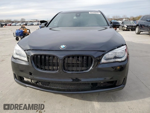 2015 BMW 7 Series 750Li xDrive z VIN WBAYF8C54FD654540, wystawiony jako Copart lot #49346035 z przebiegiem 98 336 mil mil oraz Szkoda całkowita • Salvage title. Historia ofert i sprzedaży dostępna na DreamBid. Obrazek 5.