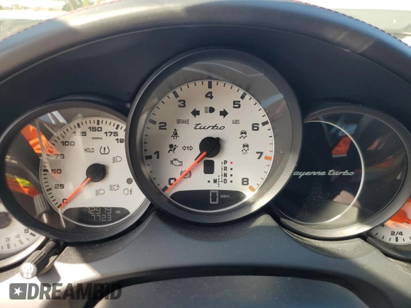 2015 Porsche Cayenne Turbo z VIN WP1AC2A21FLA81202, wystawiony jako Copart lot #45562605 z przebiegiem 72 979 mil mil oraz Szkoda całkowita • Salvage title. Historia ofert i sprzedaży dostępna na DreamBid. Obrazek 9.