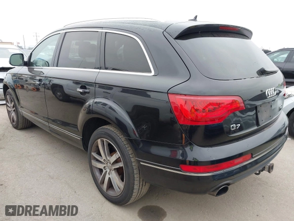 2014 Audi Q7 3.0T Premium Plus with VIN WA1LGAFE9ED021103, listed as a IAAI auction lot 42042495 with 186,446 mi miles. Bid and sale history available at carsss.com. Image 3.