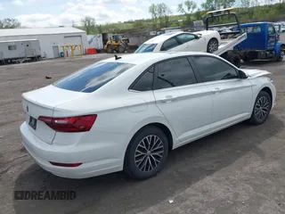 2020 Volkswagen Jetta S z VIN 3VWC57BU2LM078947, wystawiony jako IAAI lot #42181277 z przebiegiem 28 292 mil mil oraz . Historia ofert i sprzedaży dostępna na DreamBid. Obrazek 4.