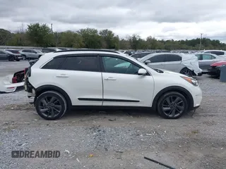 2017 Kia Niro Touring Launch Edition with VIN KNDCC3LC6H5055398, listed as a IAAI auction lot 41654328 with 172,314 mi miles. Bid and sale history available at carsss.com. Image 14.