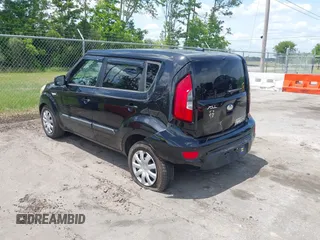 2013 Kia Soul with VIN KNDJT2A52D7631573, listed as a IAAI auction lot 42146142 with 189,687 mi miles and . Bid and sale history available at DreamBid. Image 3.