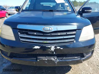 2009 Kia Borrego LX with VIN KNDJJ741995037531, listed as a IAAI auction lot 41738591 with 210,029 mi miles. Bid and sale history available at carsss.com. Image 6.