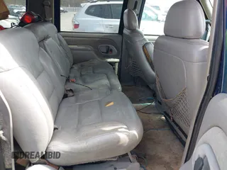 1996 Chevrolet Suburban with VIN 1GNEC16R3TJ375251, listed as a IAAI auction lot 41687460 with 262,907 mi miles. Bid and sale history available at carsss.com. Image 8.