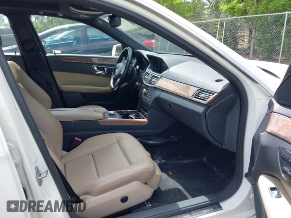 2010 Mercedes-Benz E 350 Luxury with VIN WDDHF5GB0AA105287, listed as a IAAI auction lot 42452791 with 195,377 mi miles and . Bid and sale history available at DreamBid. Image 5.