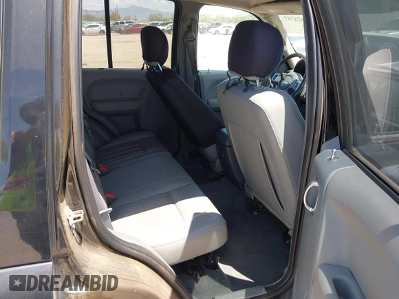 2005 Jeep Liberty Limited with VIN 1J4GL58K05W678660, listed as a IAAI auction lot 42624587 with 135,214 mi miles and . Bid and sale history available at DreamBid. Image 8.