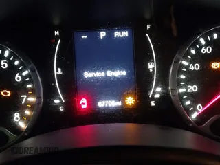 2016 Jeep Renegade Latitude z VIN ZACCJABT2GPC48858, wystawiony jako IAAI lot #42465822 z przebiegiem 67 705 mil mil oraz . Historia ofert i sprzedaży dostępna na DreamBid. Obrazek 7.