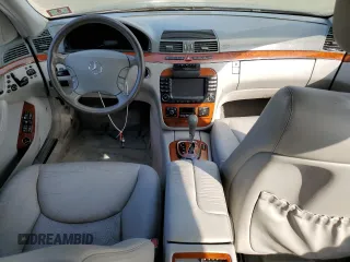 2005 Mercedes-Benz S-Class 4.3L with VIN WDBNG83J65A454791, listed as a Copart auction lot 70132074 with 221,612 mi miles and Salvage Title. Bid and sale history available at carsss.com. Image 8.