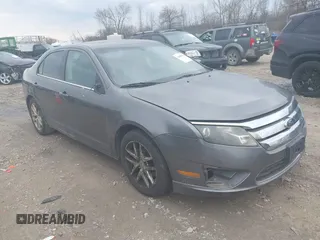 2011 Ford Fusion SEL with VIN 3FAHP0JG2BR232778, listed as a IAAI auction lot 42088562 with 186,584 mi miles. Bid and sale history available at carsss.com. Image 1.