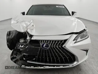 2022 Lexus ES 300h z VIN 58ADA1C18NU020705, wystawiony jako Copart lot #47901355 z przebiegiem 27 507 mil mil oraz Czysty tytuł • Clean title. Historia ofert i sprzedaży dostępna na DreamBid. Obrazek 5.