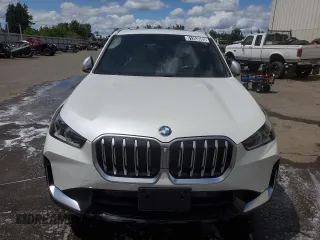 2024 BMW X1 xDrive28i z VIN WBX73EF01R5Z19955, wystawiony jako Copart lot #61263085 z przebiegiem 21 897 mil mil oraz Czysty tytuł • Clean title. Historia ofert i sprzedaży dostępna na DreamBid. Obrazek 5.