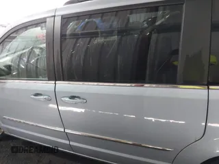 2013 Chrysler Town & Country Touring with VIN 2C4RC1BG3DR573565, listed as a IAAI auction lot 42083562 with 94,828 mi miles. Bid and sale history available at carsss.com. Image 14.