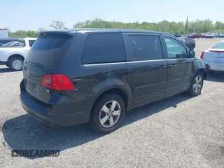 2010 Volkswagen Routan SE z VIN 2V4RW3D12AR348485, wystawiony jako IAAI lot #42170719 z przebiegiem 155 412 mil mil oraz . Historia ofert i sprzedaży dostępna na DreamBid. Obrazek 4.