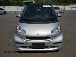 2011 Smart fortwo Pure z VIN WMEEJ3BA6BK449704, wystawiony jako Copart lot #69454434 z przebiegiem 23 581 mil mil oraz Tytuł czysty. Historia ofert i sprzedaży dostępna na DreamBid. Obrazek 5.