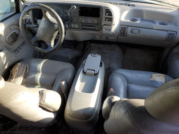 1996 Chevrolet Tahoe with VIN 1GNEK13R1TJ407363, listed as a Copart auction lot 44153525 with 287,465 mi miles and Salvage Title. Bid and sale history available at carsss.com. Image 8.