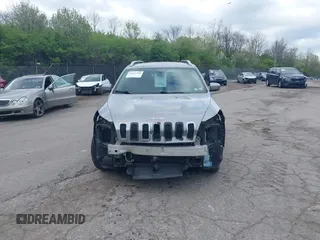 2015 Jeep Cherokee Limited with VIN 1C4PJMDS4FW650454, listed as a IAAI auction lot 42044380 with 123,837 mi miles. Bid and sale history available at carsss.com. Image 13.