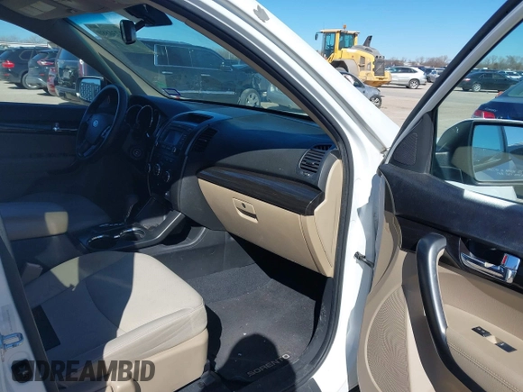 2013 Kia Sorento LX with VIN 5XYKT4A2XDG337427, listed as a IAAI auction lot 41730880 with 219,984 mi miles. Bid and sale history available at carsss.com. Image 5.