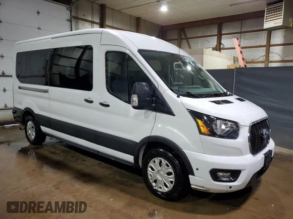 2024 Ford Transit Passenger XL z VIN 1FBAX2C85RKA42408, wystawiony jako Copart lot #55796105 z przebiegiem 29 816 mil mil oraz Czysty tytuł • Clean title. Historia ofert i sprzedaży dostępna na DreamBid. Obrazek 4.