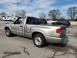 1998 GMC Sonoma with VIN 1GTCS1446W8541476, listed as a Copart auction lot 89066195 with 177,126 mi miles and Non Repairable. Bid and sale history available at carsss.com. Image 2.