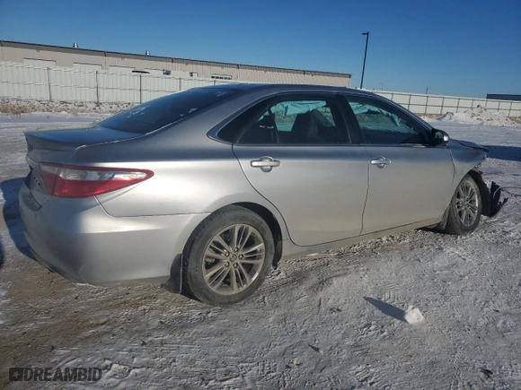 2015 Toyota Camry XLE with VIN 4T1BF1FK6FU983558, listed as a Copart auction lot 45697405 with 62,642 mi miles and Salvage Title. Bid and sale history available at carsss.com. Image 3.