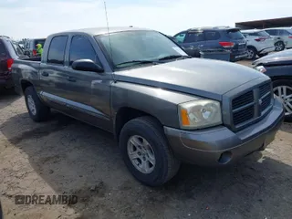 2006 Dodge Dakota SLT with VIN 1D7HW48N96S689743, listed as a IAAI auction lot 41772735 with 258,532 mi miles. Bid and sale history available at carsss.com. Image 1.
