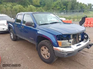 2005 Chevrolet Colorado 1SF LS Z71 with VIN 1GCDT136058161813, listed as a IAAI auction lot 40055738 with 111,124 mi miles. Bid and sale history available at carsss.com. Image 1.