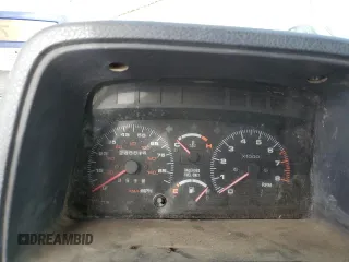 1994 Suzuki Sidekick z VIN 2S3TA01C8R6408593, wystawiony jako Copart lot #65011514 z przebiegiem 248 814 mil mil oraz Tytuł czysty. Historia ofert i sprzedaży dostępna na DreamBid. Obrazek 9.