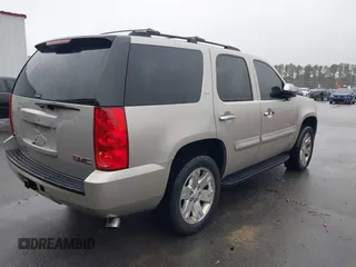 2008 GMC Yukon SLT w/4SB with VIN 1GKFC13J38R163765, listed as a IAAI auction lot 41568670 with 238,341 mi miles. Bid and sale history available at carsss.com. Image 4.