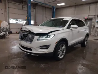 2019 Lincoln MKC Reserve with VIN 5LMCJ3D9XKUL17812, listed as a IAAI auction lot 41730211 with 56,716 mi miles and . Bid and sale history available at DreamBid. Image 18.