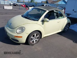2006 Volkswagen Beetle z VIN 3VWRF31Y56M309056, wystawiony jako IAAI lot #42036172 z przebiegiem 129 106 mil mil oraz . Historia ofert i sprzedaży dostępna na DreamBid. Obrazek 2.