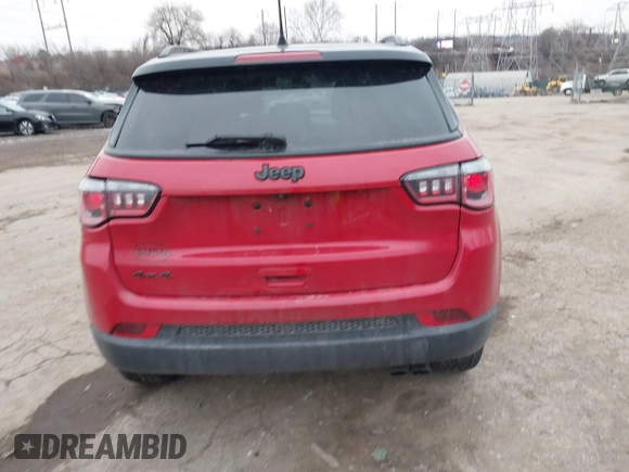 2018 Jeep Compass Latitude with VIN 3C4NJDBB2JT399488, listed as a IAAI auction lot 41553252 with 79,606 mi miles. Bid and sale history available at carsss.com. Image 17.