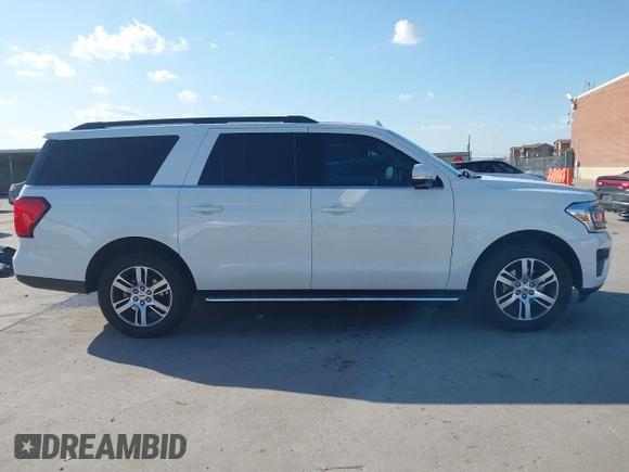 2023 Ford Expedition Max XLT z VIN 1FMJK1H82PEA62734, wystawiony jako IAAI lot #42075156 z przebiegiem 23 926 mil mil oraz . Historia ofert i sprzedaży dostępna na DreamBid. Obrazek 13.