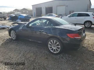 2018 Mercedes-Benz SLC 300 z VIN WDDPK3JA4JF155592, wystawiony jako Copart lot #80042324 z przebiegiem 89 312 mil mil oraz Szkoda całkowita • Salvage title. Historia ofert i sprzedaży dostępna na DreamBid. Obrazek 2.
