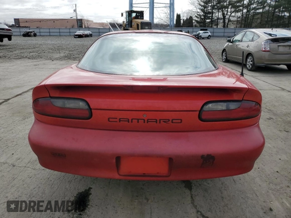 1995 Chevrolet Camaro z VIN 2G1FP22S1S2181409, wystawiony jako Copart lot #49273555 z przebiegiem 112 589 mil mil oraz Czysty tytuł • Clean title. Historia ofert i sprzedaży dostępna na DreamBid. Obrazek 6.
