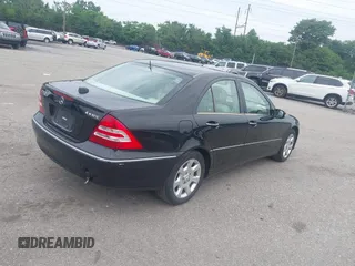 2005 Mercedes-Benz C 240 с VIN WDBRF81J45F616976, выставлен на аукционе IAAI как лот 42686385 с пробегом 49 390 миль миль и . История ставок и продаж доступна на DreamBid. Изображение 4.