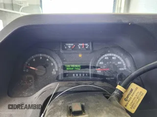 2009 Ford Econoline Cargo z VIN 1FTNE24L39DA13631, wystawiony jako IAAI lot #42563186 z przebiegiem 140 603 mil mil oraz . Historia ofert i sprzedaży dostępna na DreamBid. Obrazek 25.